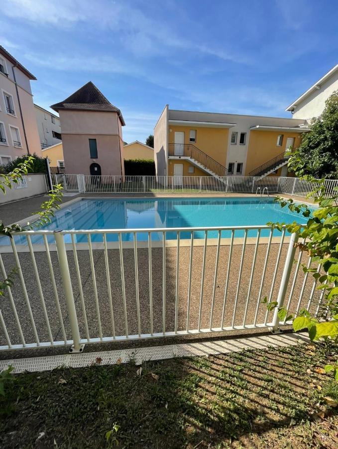 Appartement Avec Place De Parking Et Piscine Villefranche-sur-Saône Extérieur photo