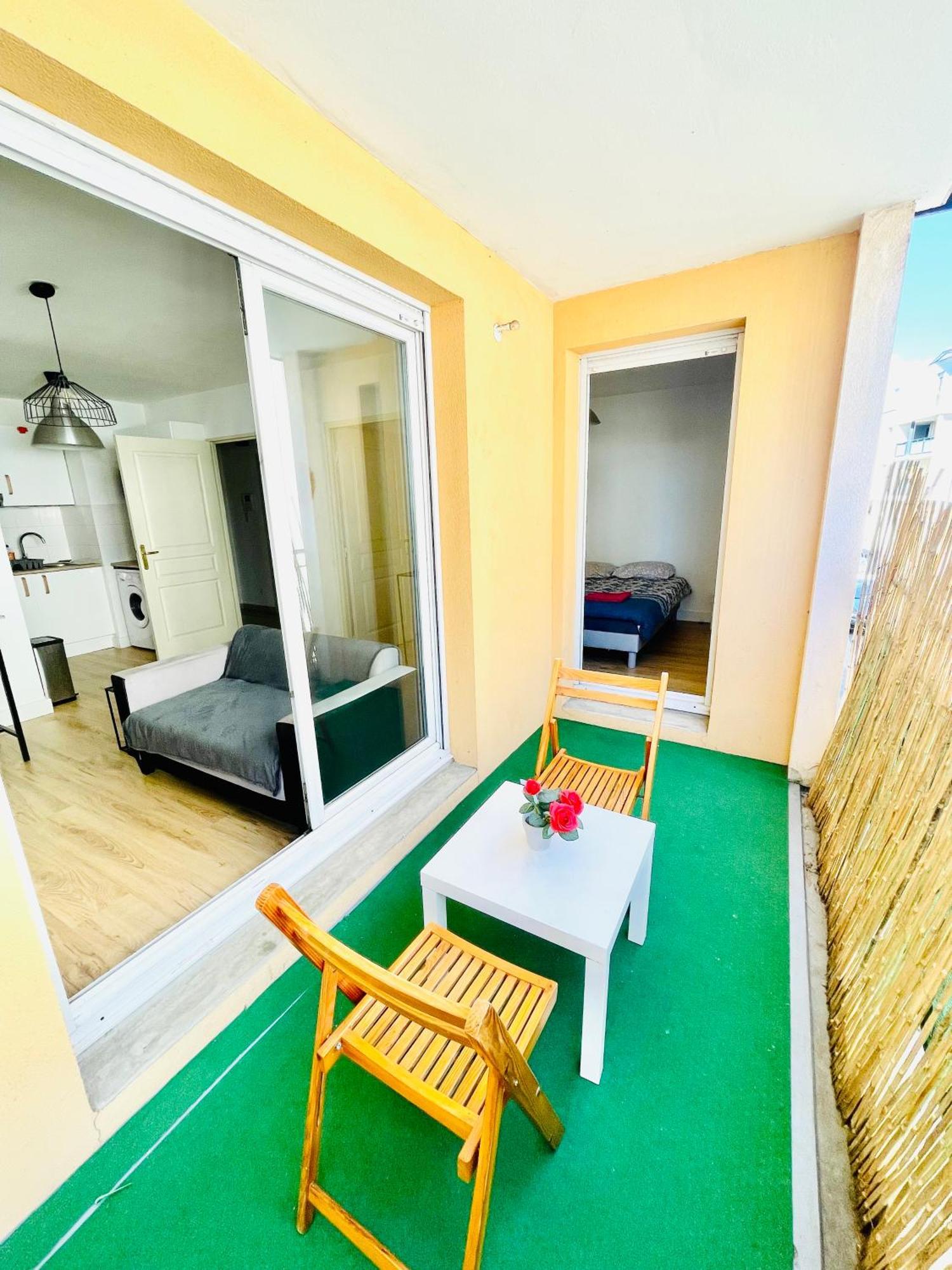 Appartement Avec Place De Parking Et Piscine Villefranche-sur-Saône Extérieur photo